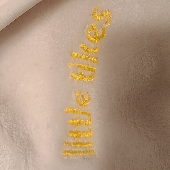 Little Tikes soft white hooded robe with giraffe detail - Picture 3 of 4